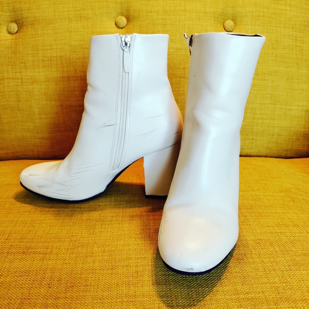 SOLD Unique Vintage White Heeled Gogo Boots - Picture 2 of 6